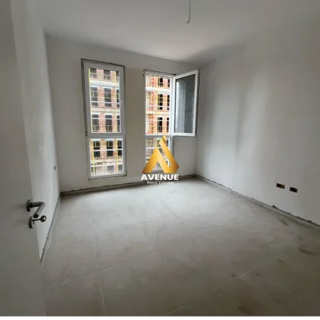 Tirane, shitet apartament 1+1+Ballkon Kati 3, 53 m² 68.000 € (gryka e kacanikut)