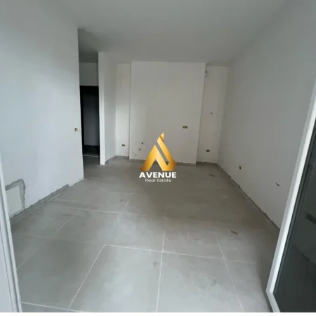 Tirane, shitet apartament 1+1+Ballkon Kati 3, 53 m² 68.000 € (gryka e kacanikut)