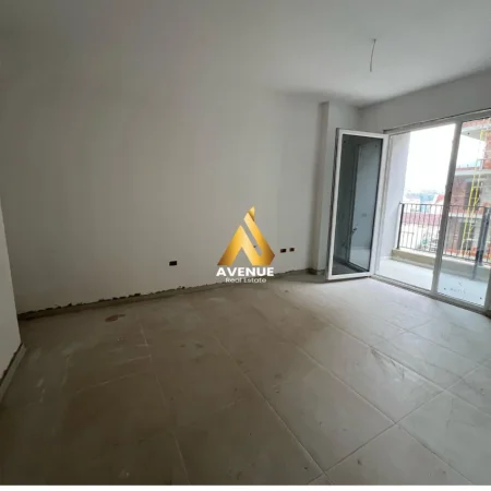 Tirane, shitet apartament 1+1+Ballkon Kati 3, 53 m² 68.000 € (gryka e kacanikut)