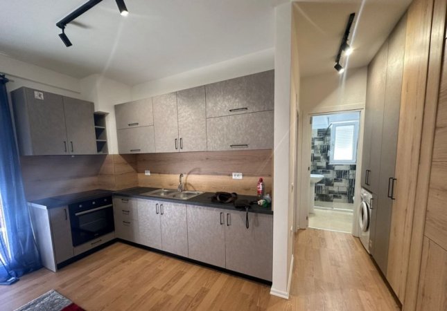 Tirane, jepet me qera apartament 1+1+Ballkon Kati 3, 70 m² 550 € (SELITE)