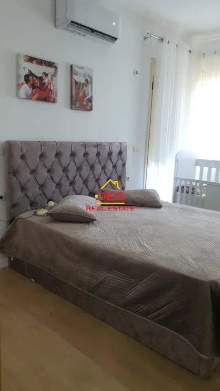 Vlore, shitet apartament 2+1+Ballkon , 131 m² (Rruga Lef Sallata)