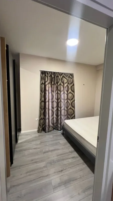 Tirane, jepet me qera apartament 2+1 Kati 2, 450 €