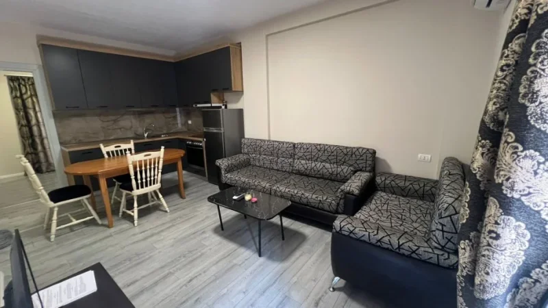 Tirane, jepet me qera apartament 2+1 Kati 2, 450 €