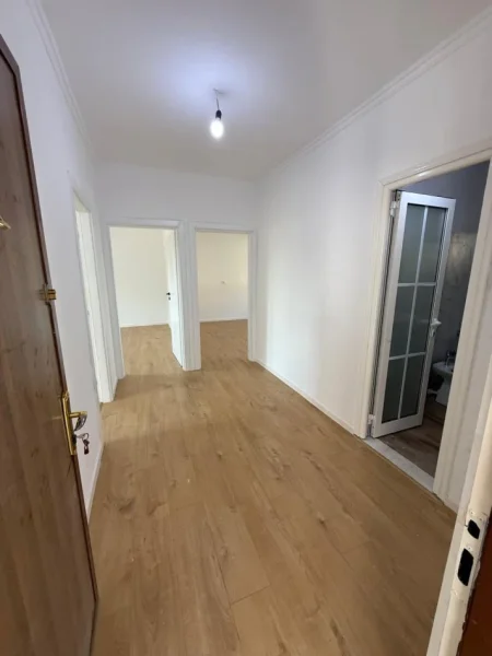 Tirane, shitet apartament 2+1 Kati 2, 72 m² 122.000 € (Ali Dem, prane Fax News)