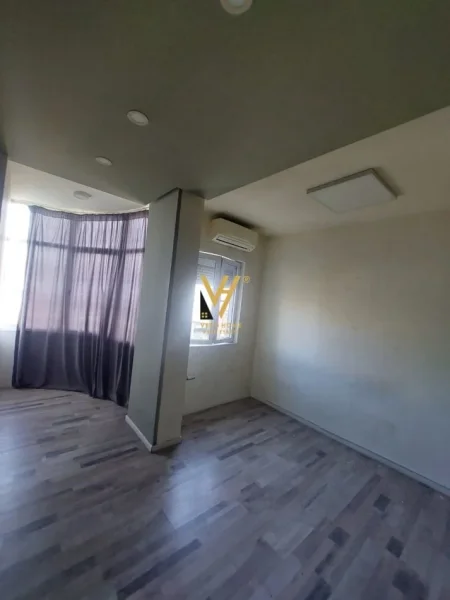 Tirane, shitet zyre Kati 4, 110 m² (SHESHI WILLSON)