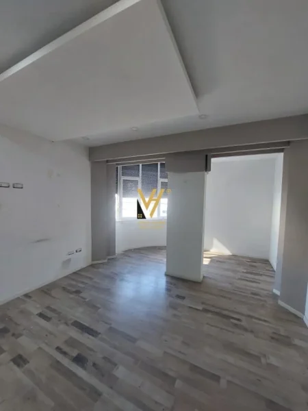 Tirane, shitet zyre Kati 4, 110 m² (SHESHI WILLSON)