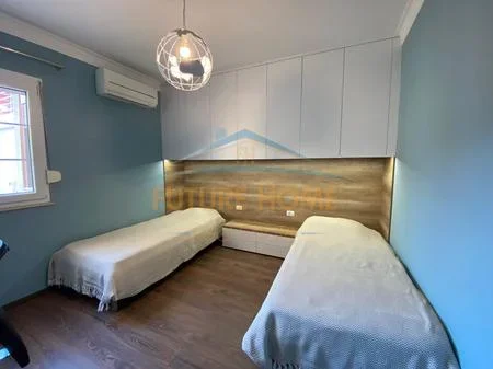 Tirane, jepet me qera apartament 2+1+Ballkon Kati 5, 110 m² 1.100 € (Myslym Shyri, Rruga Islam Alla)