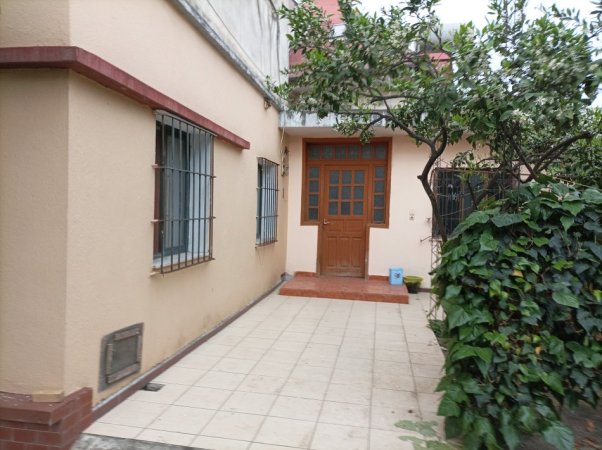 Tirane, jepet me qera shtepi private, 2+1, me oborr, I pavarur Kati 0, 450 €