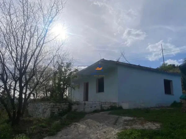 Tirane, shitet truall , 1.282 m² 260.000 € (RADHIMË, VLORE)