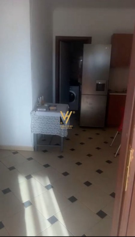 Tirane, jepet me qera apartament 1+1+Ballkon Kati 5, 65 m² 350 € (ASTIR)
