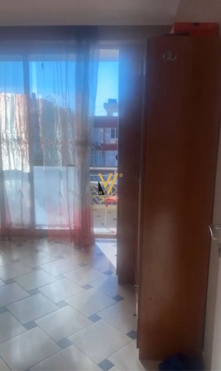 Tirane, jepet me qera apartament 1+1+Ballkon Kati 5, 65 m² 350 € (ASTIR)