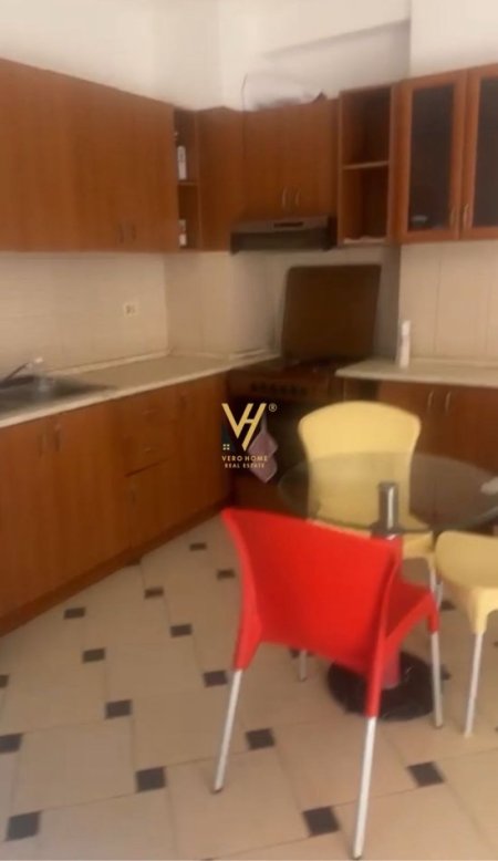 Tirane, jepet me qera apartament 1+1+Ballkon Kati 5, 65 m² 350 € (ASTIR)