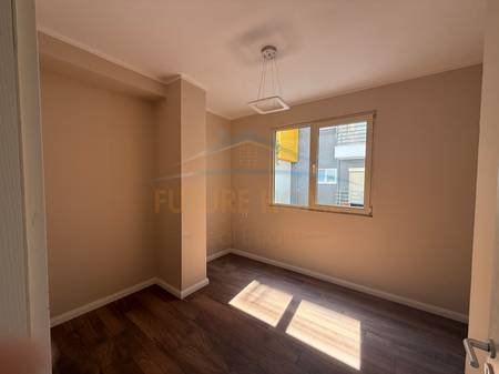 Tirane, shitet apartament 2+1+Ballkon Kati 1, 81 m² 113.000 € (Shkoze)