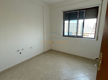 Tirane, shitet apartament 3+1+2+Ballkon Kati 5, 225 m² 235.000 € (Selvia, Shkolla Partizani)