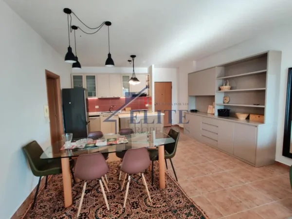Tirane, jepet me qera apartament 2+1+Ballkon Kati 6, 120 m² 1.000 € 