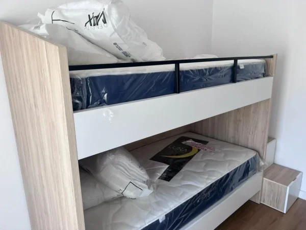 Tirane, jepet me qera apartament 2+1 Kati 7, 90 m² 450 € (fresku)