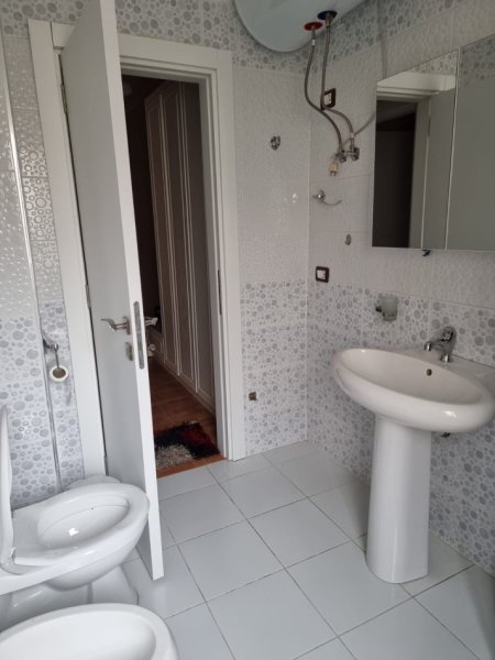 Tirane, shitet 2+1+Aneks+Ballkon Kati 2, 94 m² 145.000 €