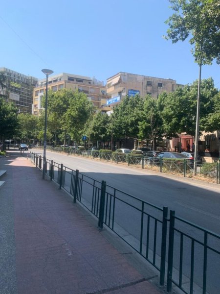 DYQAN ME QIRA TE VASIL SHANTO , 130 m²  900 €