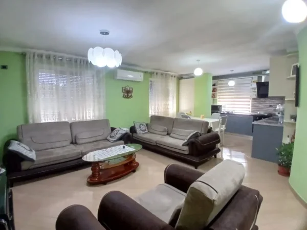 Tirane, shitet apartament 2+1+Aneks+Ballkon Kati 5, 103 m² 130.000 € (laprake)