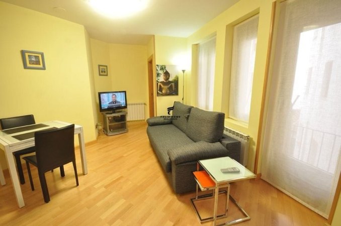 Tirane, jepet me qera apartament 2+1 Kati 5, 70 m² 550 € (RRUGA E ELBASANIT)