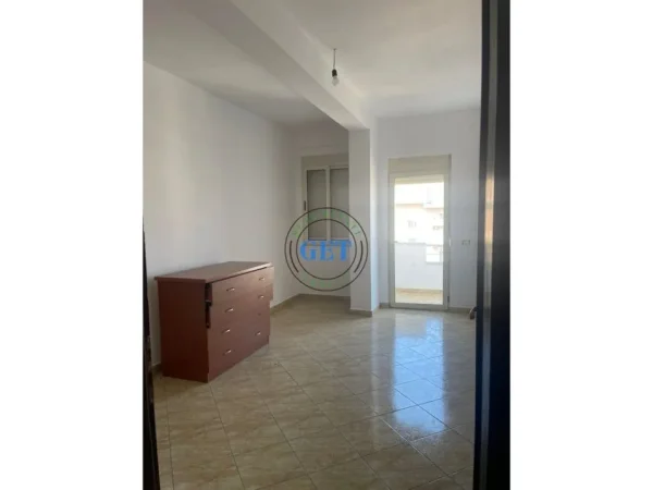 Durres, shitet apartament 1+1+Ballkon Kati 8, 65 m² 85.000 € 