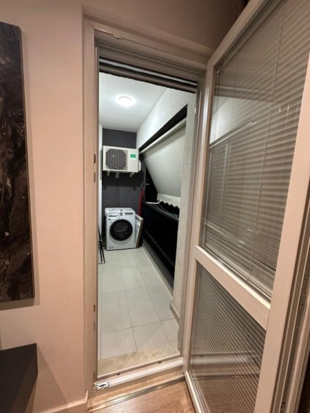Tirane, shes apartament 1+1+Ballkon Kati 6, 64 m² 160.000 € (5 maji)