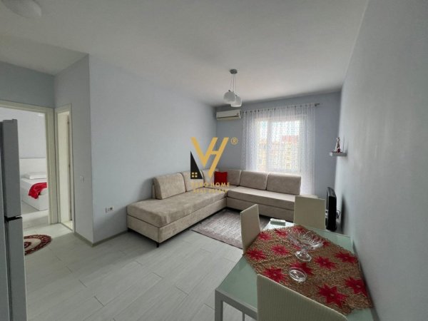 Tirane, jepet me qera apartament 1+1+Ballkon Kati 6, 65 m² 600 € (LAPRAKE)
