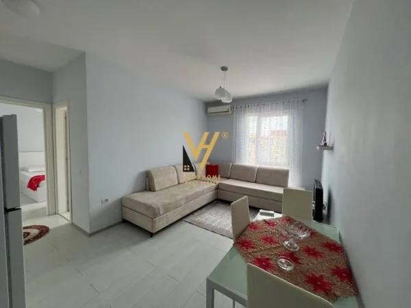 Tirane, jepet me qera apartament 1+1+Ballkon Kati 6, 65 m² 600 € (LAPRAKE)