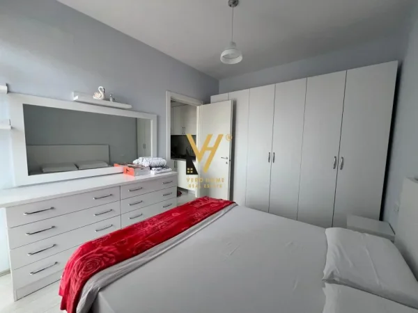 Tirane, jepet me qera apartament 1+1+Ballkon Kati 6, 65 m² 600 € (LAPRAKE)