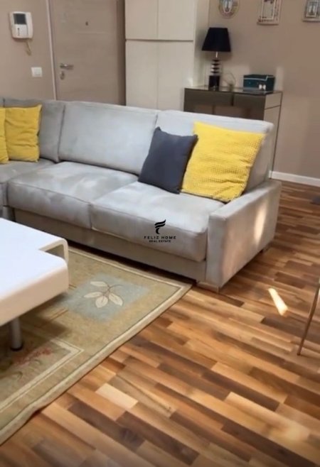 Tirane, jepet me qera apartament 1+1 Kati 5, 75 m² 750 € (RRUGA E KAVAJES)
