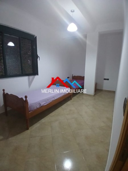 Tirane, jepet me qera apartament 2+1+Ballkon Kati 2, 400 € (RRUGA E DIBRES)