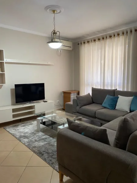 Tirane, jepet me qera apartament 1+1+Ballkon Kati 5, 80 m² 800 € (rruga e elbasanit)