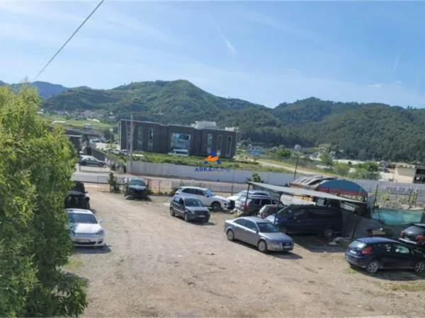 Tirane, jepet me qera ambjent biznesi Kati 0, 1.000 m² (URA E BESHIRIT,KOMBINAT)