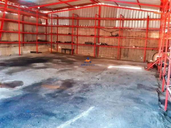 Tirane, jepet me qera ambjent biznesi Kati 0, 1.000 m² (URA E BESHIRIT,KOMBINAT)