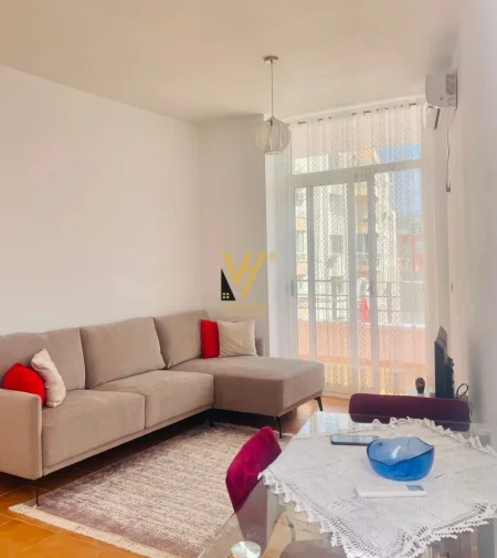 Tirane, jepet me qera apartament 1+1+Ballkon Kati 7, 65 m² 600 € (ASTIR)