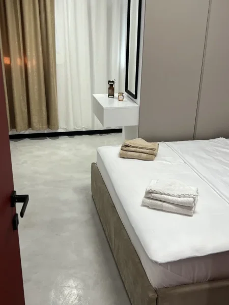 Tirane, jepet me qera apartament 1+1+Ballkon Kati 5, 63 m² 189.000 € (sali butka)
