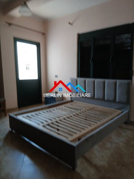 Tirane, jepet me qera apartament 2+1+Ballkon Kati 2, 75 m² 450 € (RRUGA E DIBRES)