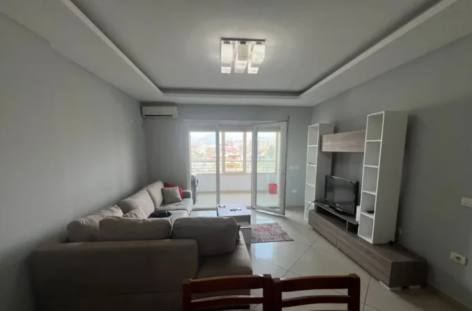 Tirane, jepet me qera apartament 1+1 Kati 2, 70 m² 450 € 