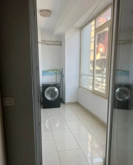 Tirane, jepet me qera apartament 1+1 Kati 2, 70 m² 450 € 