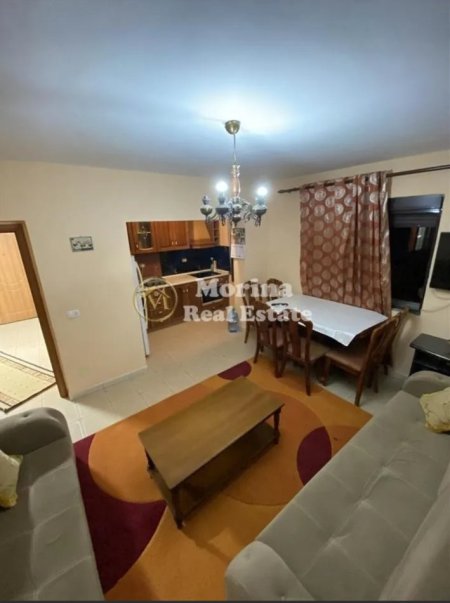 Tirane, jepet me qera apartament 3+1 Kati 5, 115 m² 500 € (Ali Demi)