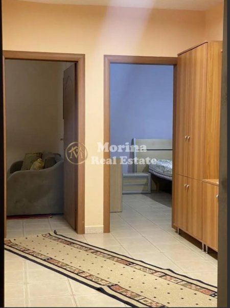 Tirane, jepet me qera apartament 3+1 Kati 5, 115 m² 500 € (Ali Demi)