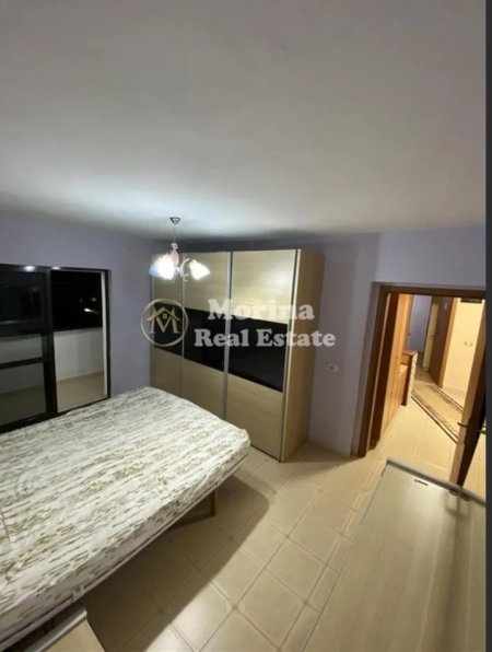 Tirane, jepet me qera apartament 3+1 Kati 5, 115 m² 500 € (Ali Demi)