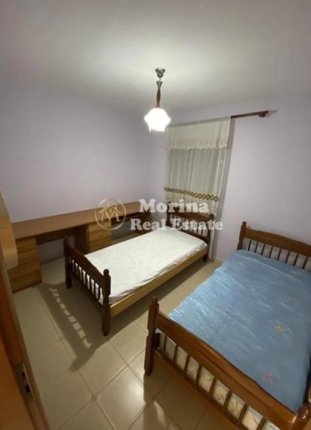 Tirane, jepet me qera apartament 3+1 Kati 5, 115 m² 500 € (Ali Demi)