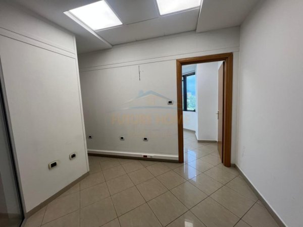 Shqiperi, jepet me qera ambjent biznesi Kati 6, 110 m² 2.000 € (Bulevardi Deshmoret e Kombit)