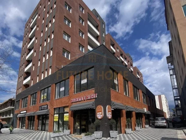 Tirane, shitet apartament 2+1+Ballkon Kati 8, 128 m² 115.200 € (RRethi Ulirit në Kamez, Tiranë)