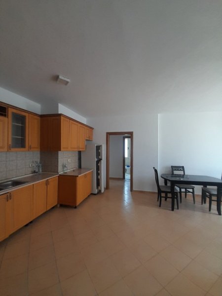 Apartament  2+1 me Qera, 400E ,në Qendër Freskut -Tiranë
