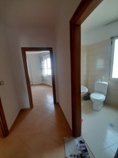 Apartament  2+1 me Qera, 400E ,në Qendër Freskut -Tiranë