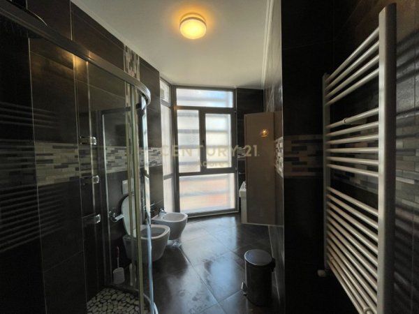 Tirane, jap me qera apartament 2+1+2 , 111 m² 1.400 € (Rruga e Kosovareve)