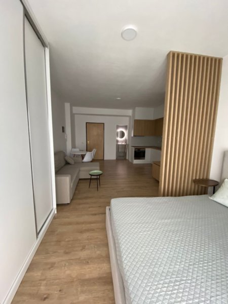 Vlore, jepet me qera garsonier Kati 6, 45 m² 370 € (Rruga e Cipajve, ish kombinati peshkut)