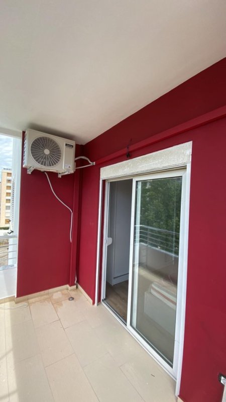 Vlore, jepet me qera garsonier Kati 6, 45 m² 370 € (Rruga e Cipajve, ish kombinati peshkut)